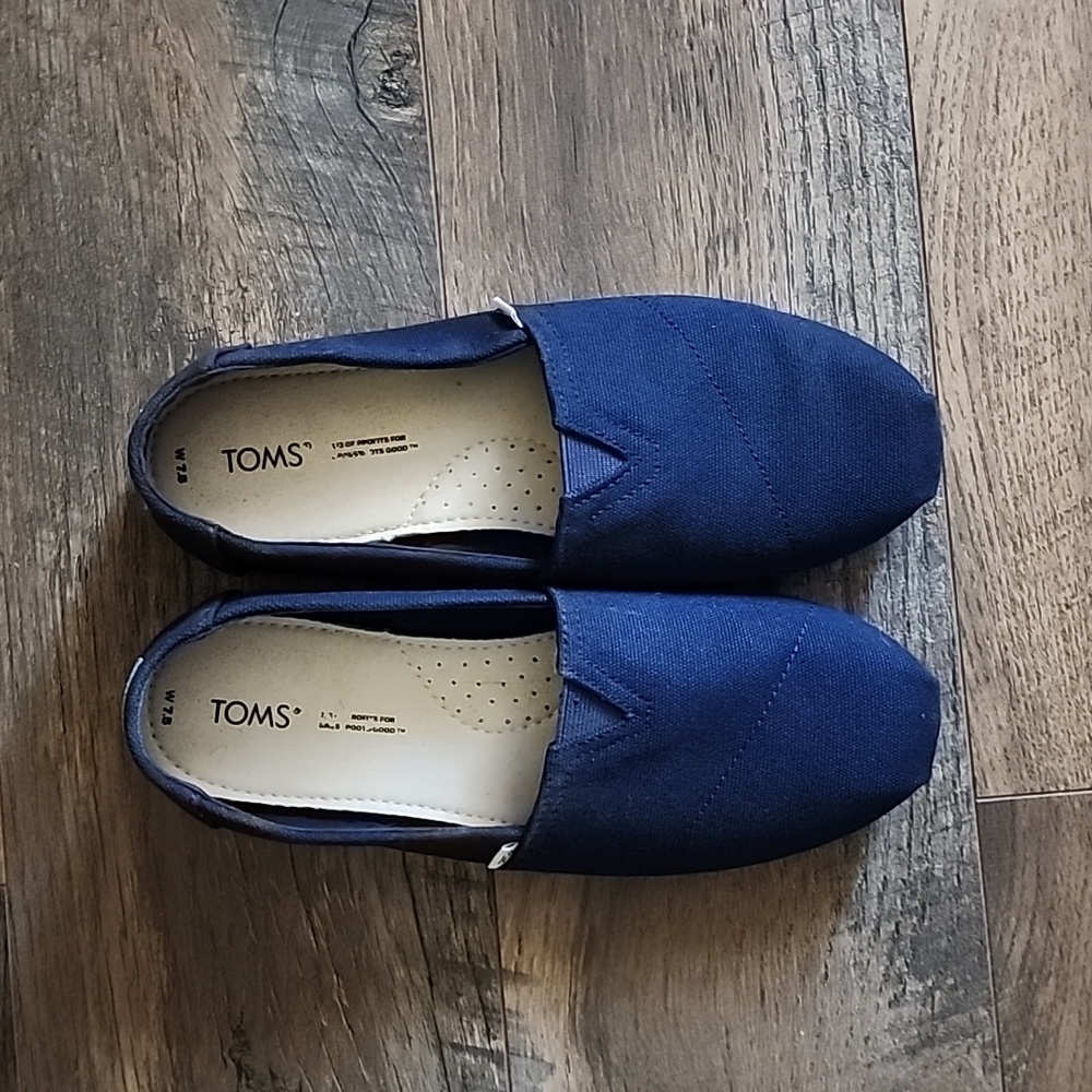Navy Blue Toms